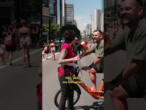 ele imita uma sirene