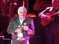 ACA ENTRE NOS...CUANDO BAJA EL MICROFONO Y AUN ASI SE LE ESCUCHA!!!,,PODER!!!