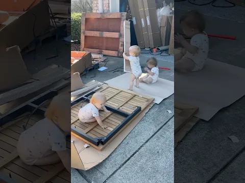 Assembling a Table with Triplets! 🤪 Many hands do not make light work! #dad #mom #triplets