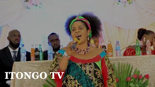 reba inuma yituye kuri pilote liliane kabaganza arikuririmba nibintu byatangaje umugisha wa yesu