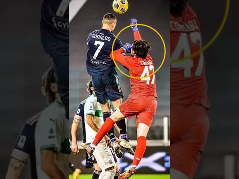 Why goalkeeper wears different jersey! 😯