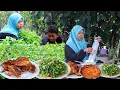 Lagu Ayam bakar bumbu santan yang Lezat, panen kangkung segar untuk ditumis, masakan desa