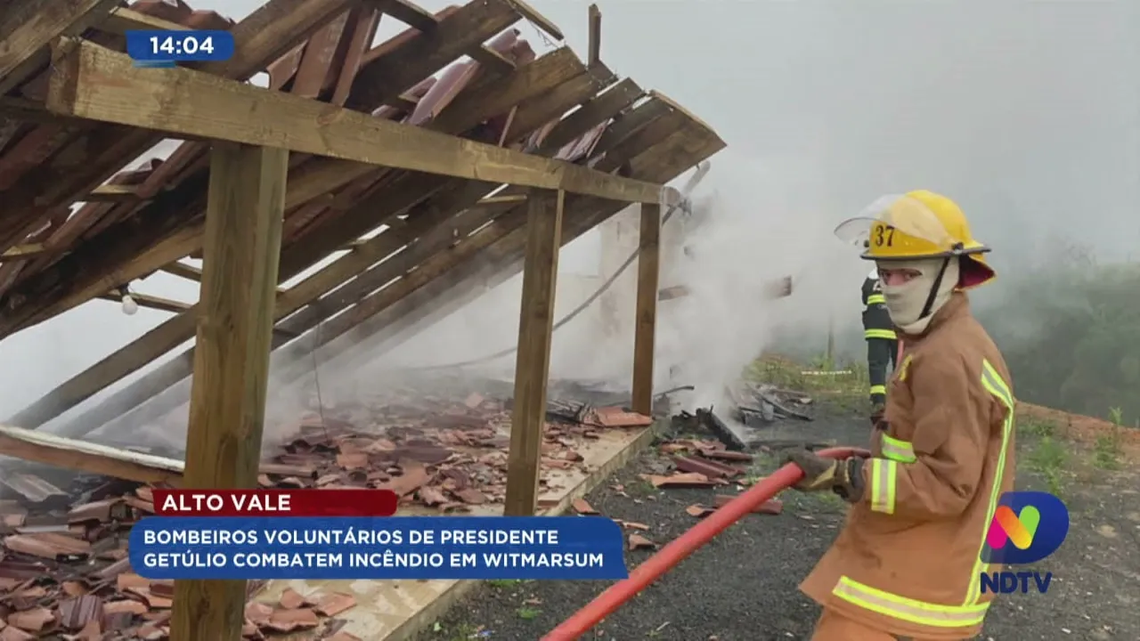 Alto Vale: bombeiros voluntários de Presidente Getúlio combatem incêndio em Witmarsum