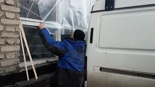 Омичи помогают восстанавливать объекты Стаханова после очередного обстрела