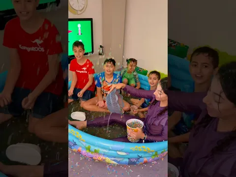 خلودة وأولاد خالتو عم يلعبوا بالأوربيز على اغنية خلودة ( بالونة)