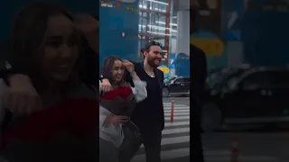 ادهم يستقبل ندوش في المطار بالورود قسمةونصيب 