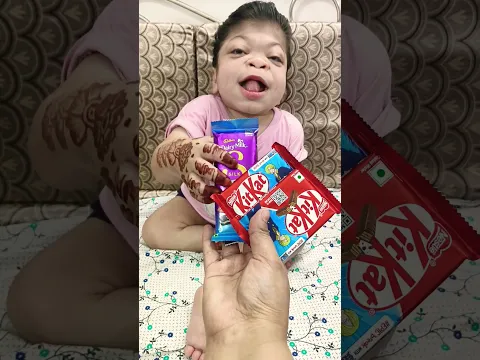 Aliza beta ko chocolate chahiye 🥰