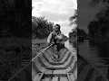 Download Lagu Mulut tertawa Hati menangis