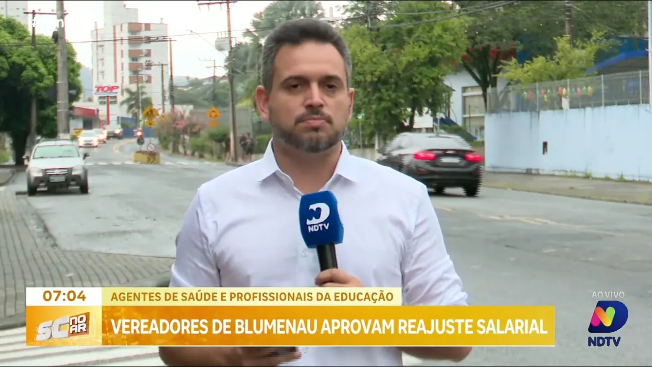 Vereadores de Blumenau aprovam reajuste salarial para profissionais da saúde e educação