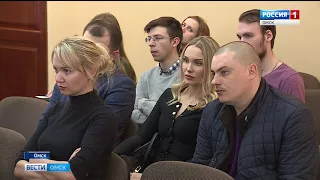 В Омском областном суде прошло заседание по делу о нападении на стюардессу
