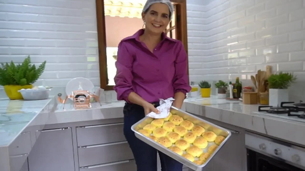 PÃO DE QUEIJO TRADICIONAL ESCALDADO POR MARA CAPRIO