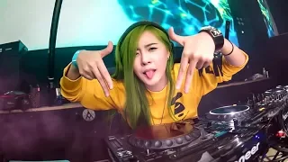 Download [FULL BASS BOOST] DJ KAWENII MERRYY | VIRAL SONG 2k19 | Goyang lemes MP3