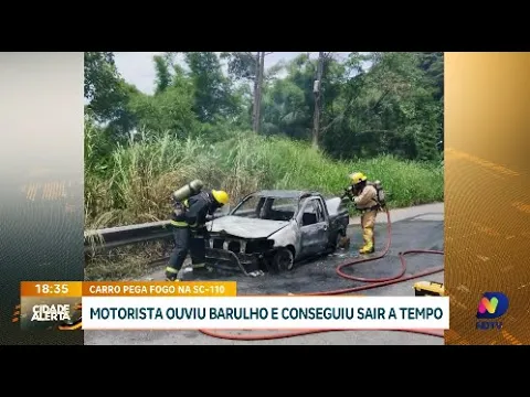 Veículo é consumido por incêndio na SC-110 entre Pomerode e Jaraguá do Sul