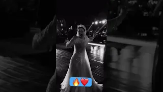 العروسه حافظه الاغنيه اكتر من ويجز        مايكاب           افراح                 ارقص  اكسبلور دندنها