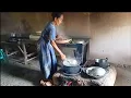 Download Lagu Suasana desa pagi hari di dapur suku Jawa yang hidup di desa pedalaman 