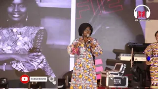 wow gospel legend bernice offei in her groove at women in worship kumasi 2020