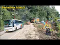 Download Lagu Truck Swerves on Batu Jomba Slope || Landslide Road Repairs