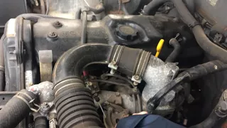 Toyota Hilux LN106 2 8 Non turbo diesel 3L engine start up rev sound