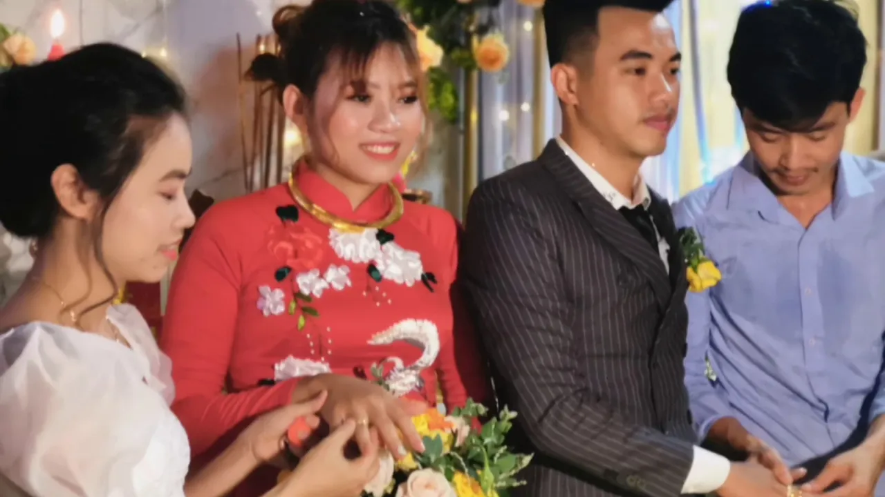 Vui trong ngày cưới - Ca sĩ Ngọc Sơn. Tặng vợ chồng cháu Huệ. ngày 22/11 /2020