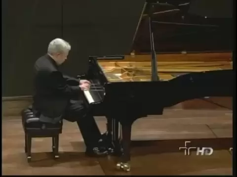 Nelson Freire plays Beethoven Moonlight Sonata (Complete)