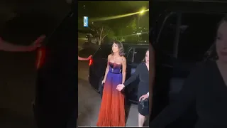 لحظة وصول الممثلة كاريس بشار إلى الموركس دور دندنها