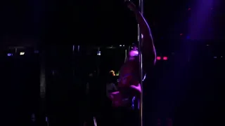 make that ass clap visuals stripper edition 