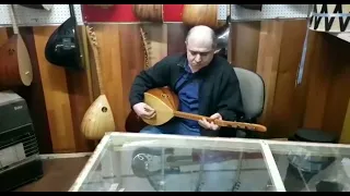 عزف اغنية مسلسل ضيعة ضايعة  على  البزق  دندنها