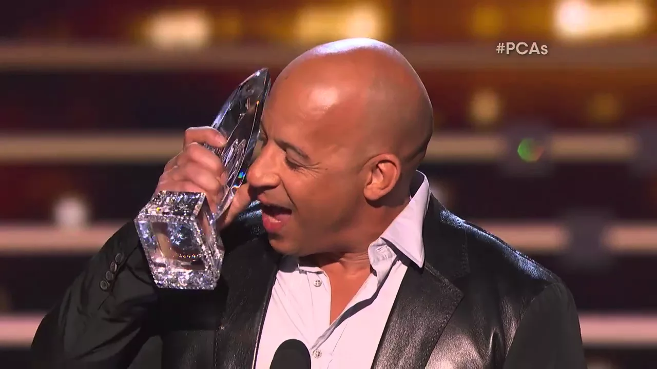 Vin Diesel: Actor Sings Tribute to Paul Walker in People's Choice Awards Acceptance Speech