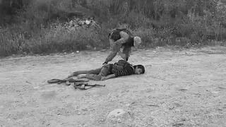 ارى الاحبه مـن دنياي قد رحلو 