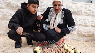 ابتهاج بتشوي لحمة وكل الجيران التموا على الريحة 