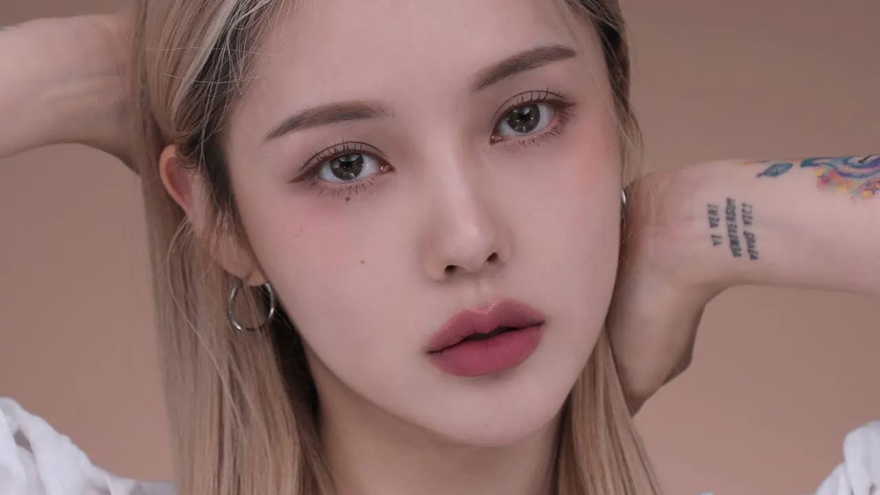 MAKEOVER ONE BRAND TUTORIAL + SWATCHES HYDRASTAY SMOOTH LIP WHIP! | Kiara Leswara