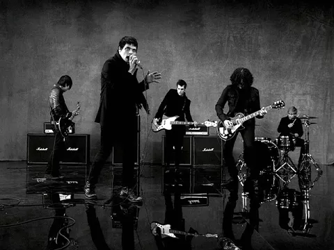 Download MP3 My Chemical Romance - I Don't Love You [Outtake Version Music Video]