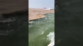 شاهد البرزخ    سبحان الل  ه البحر المالح بجوار العذب ولا يختلطان سبحان رب العزة عما يصفون    البرزخ دندنها