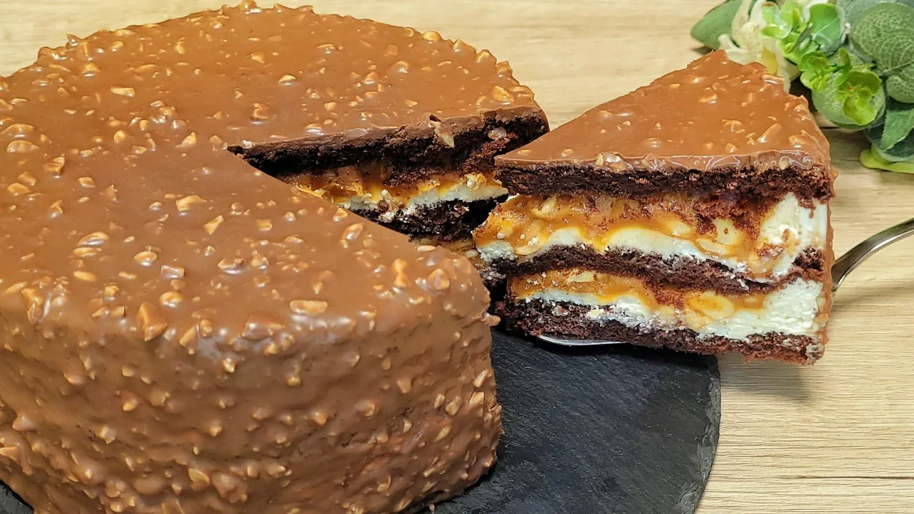 Snickers-Kuchen, der auf der Zunge zergeht! Einfach und sehr lecker! 😋