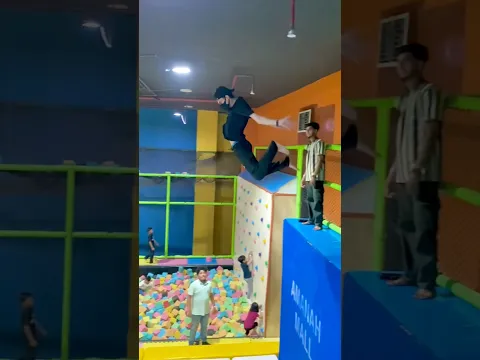 Maks boy and asgar boy on fire 🔥😱 #shortvideo #foryou #trampoline