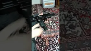 شلیک رگباری با تفنگ یوزی Kwc 