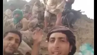 القوات السعودية تفاجئ عدد من الحوثيين على قمة أحد الجبال 