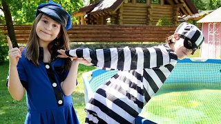 Kids Adventure with Pliceman and Stranger - rules for kids👮‍♀️😮