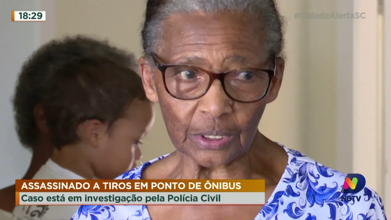 Caso de assassinato a tiros em ponto de ônibus está em investigação pela Polícia Civil