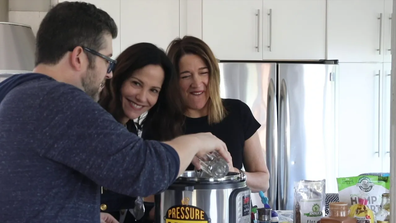 Instant Pot Mug Cakes with Mary-Louise Parker