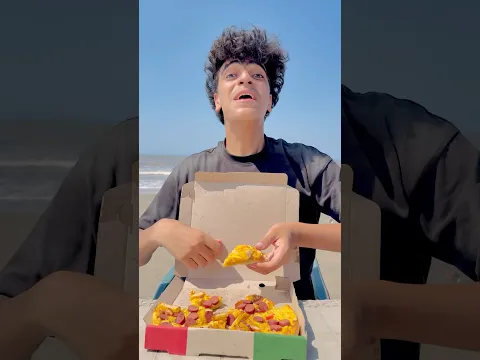 الكلب المسكين والبيتزا😂