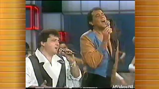 Felipe e Falcão cantam "Deixa eu te amar por favor" no Clube do Bolinha em 1991