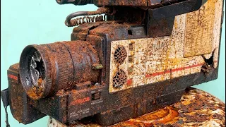 Vintage Movie Camera for Restoration ($2) – Rusty and broken; a Collector's display piece.