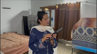Sotan k kamry say apna saman nikal liya 
