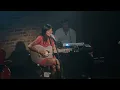 Download Lagu beabadoobee - Beaches (Live from YouTube Music Nights)