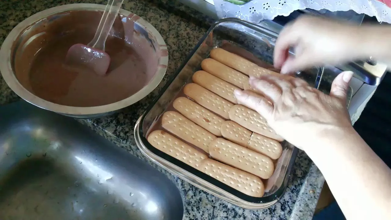 PAVÊ (RÁPIDO, FÁCIL E SIMPLES) SOBREMESA DE NATAL. 