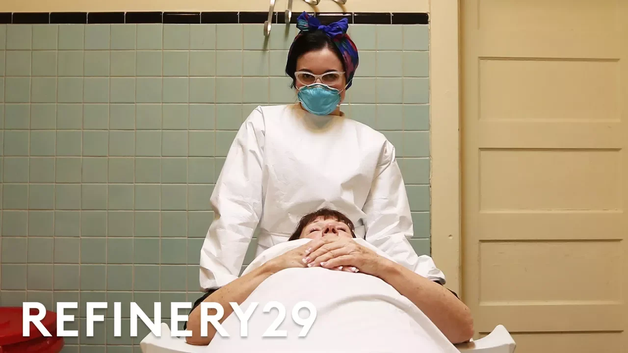 I'm 30 & I Embalm Dead Bodies For A Living | Refinery29