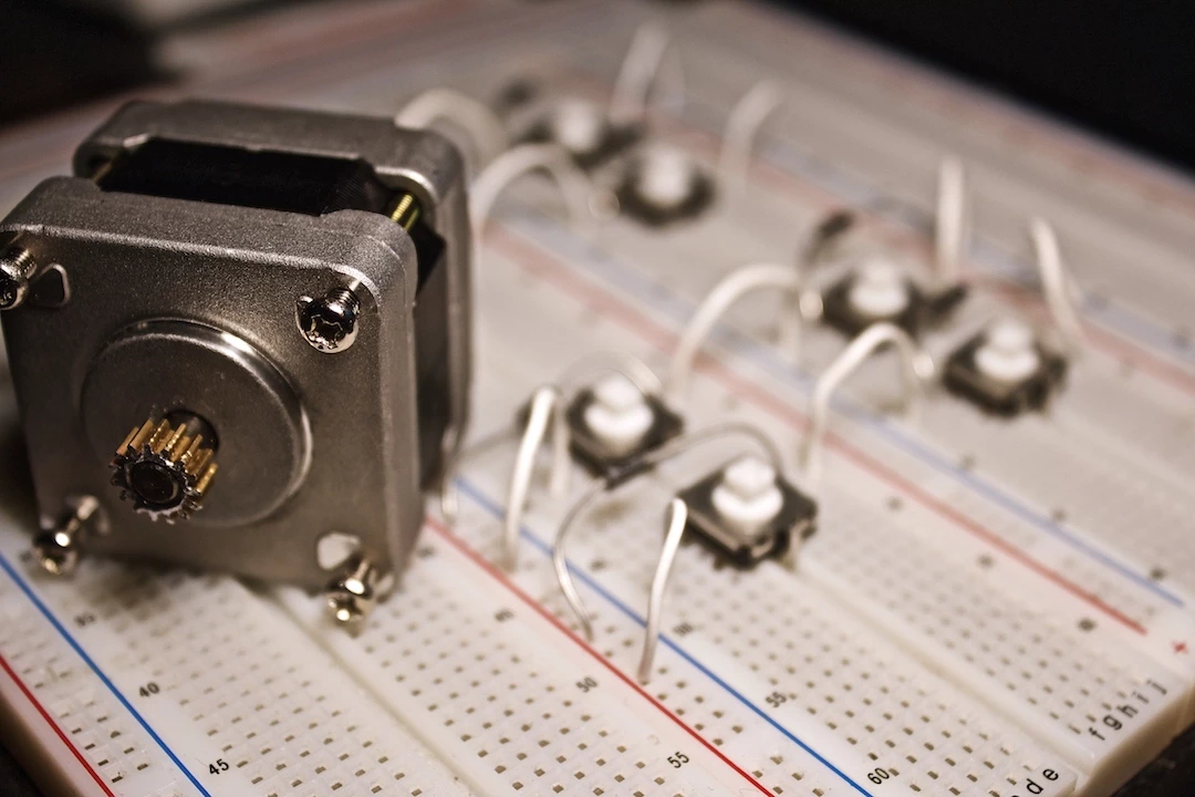 Stepper Motor Basics - Demo with just Push Buttons!