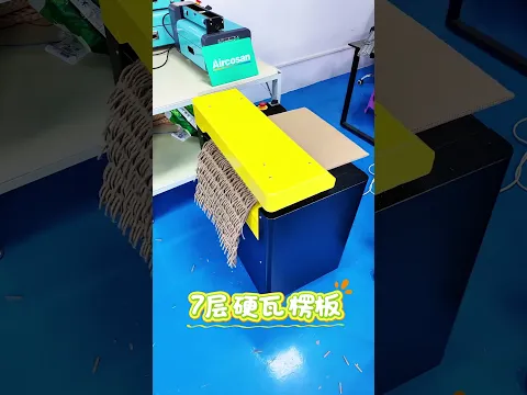 Kein billiger Verkauf von überschüssigen Kartons an Recycler. Der Kartonzerkleinerer-Expander verwandelt ungenutzte Kartons in praktisches Polsterpapier.