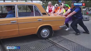 Омские железнодорожники показали водителям, как избежать ДТП на переезде